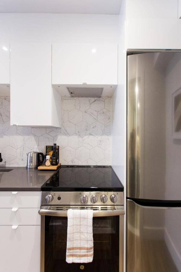 Blue Oasis Studio With Full Kitchen And Bath By Den Stays Montreal Zewnętrze zdjęcie