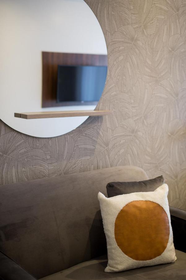 Blue Oasis Studio With Full Kitchen And Bath By Den Stays Montreal Zewnętrze zdjęcie